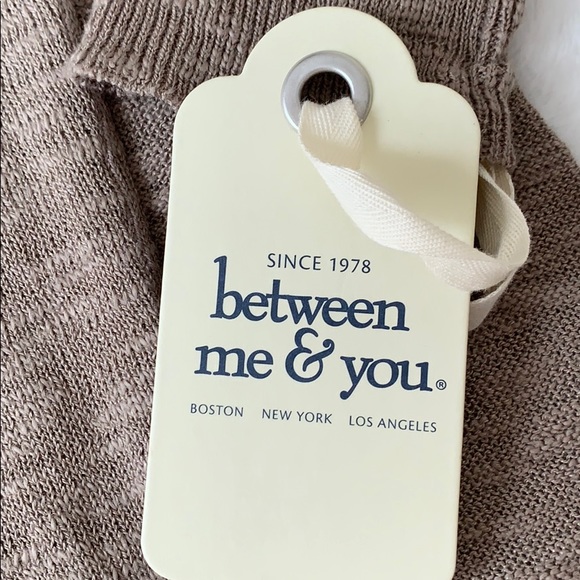 BNWT -“BETWEEN YOU AND ME” TAUPE OVERSIZED SWEATER - Picture 5 of 8